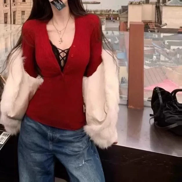 依依家大码女装805新款V领拼接蕾丝打底衫性感深v百搭神器显瘦