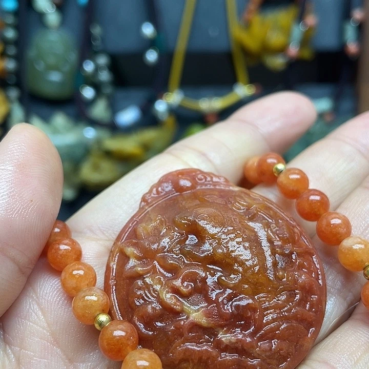 未镶嵌蛇纹石玉颈饰
