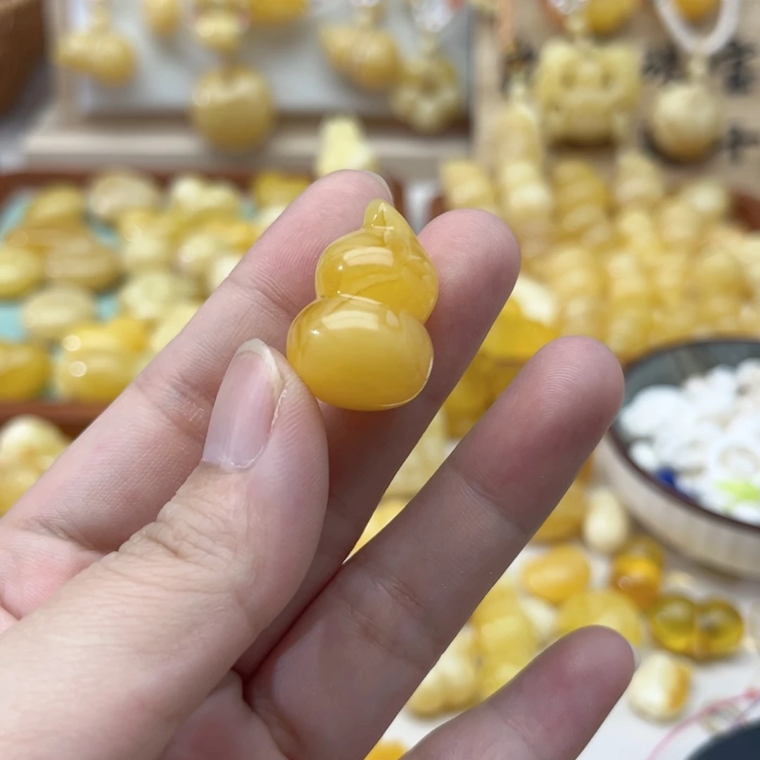 未镶嵌蜜蜡裸石配饰