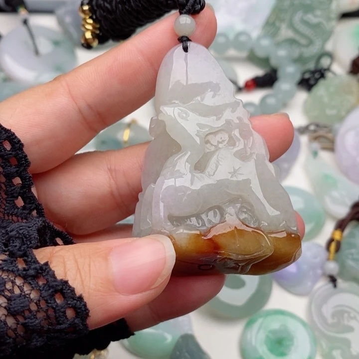 颈饰未镶嵌翡翠鹿牌