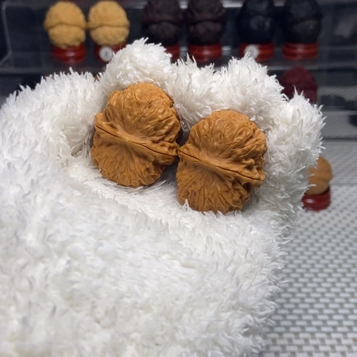 文玩核桃把件38玲珑绣球