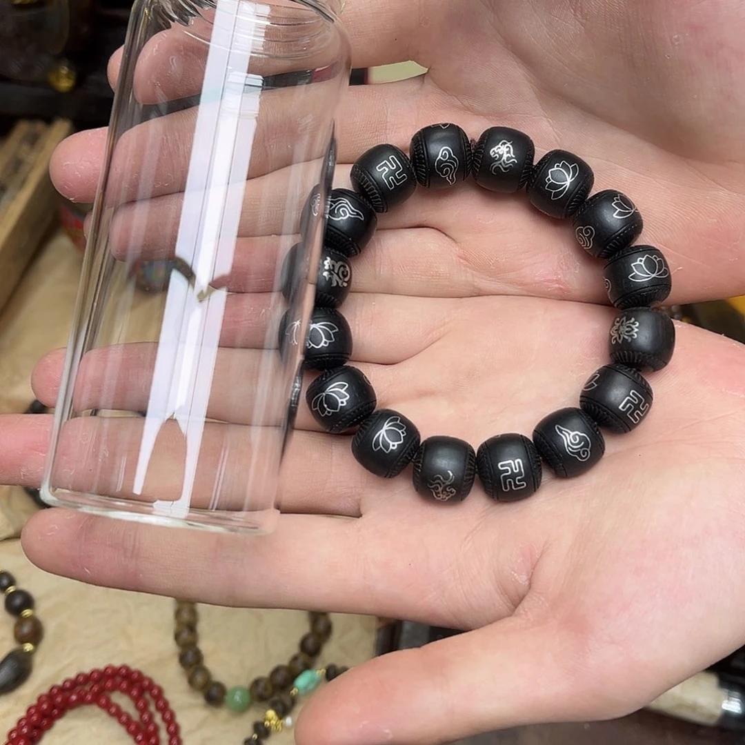 大叶紫檀（黑酸枝木类）