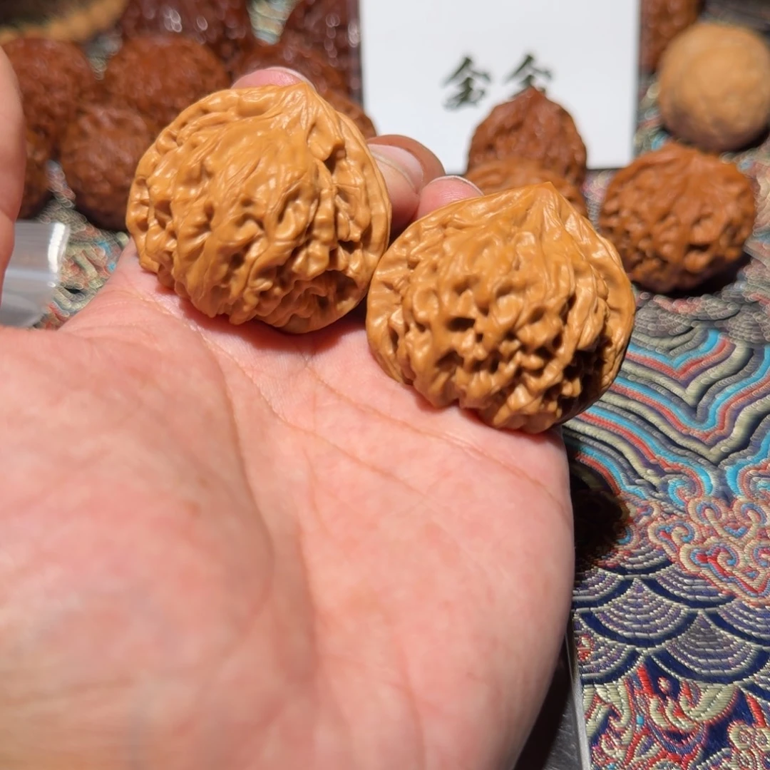 把件核桃02龙门涧，尺寸41