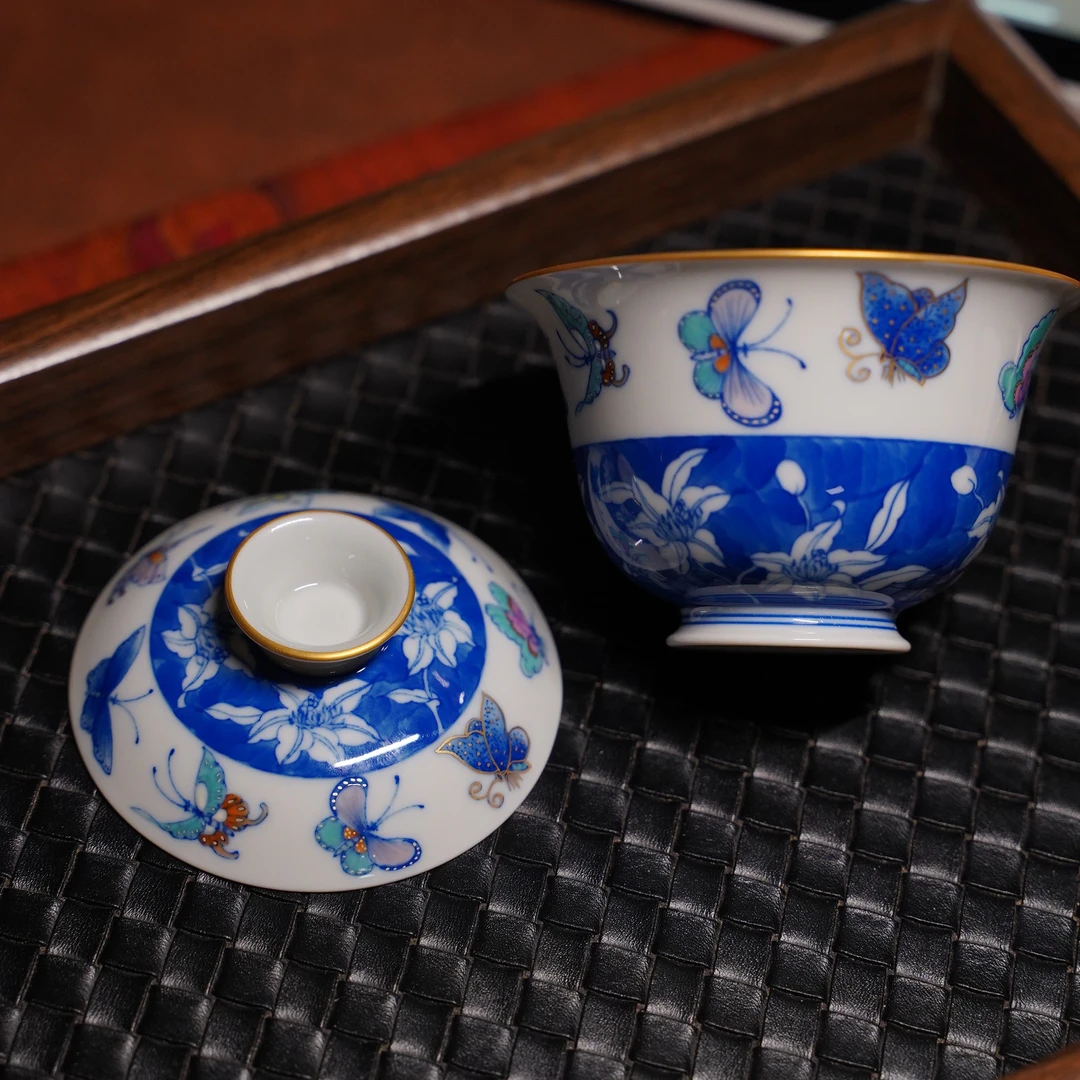 景德镇青花斗彩蝴蝶陶瓷百合盖碗