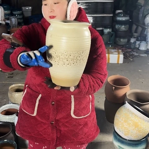 口20高30瑕疵盆子。
