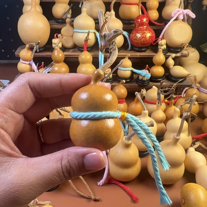 老皮八宝奶瓶手把件