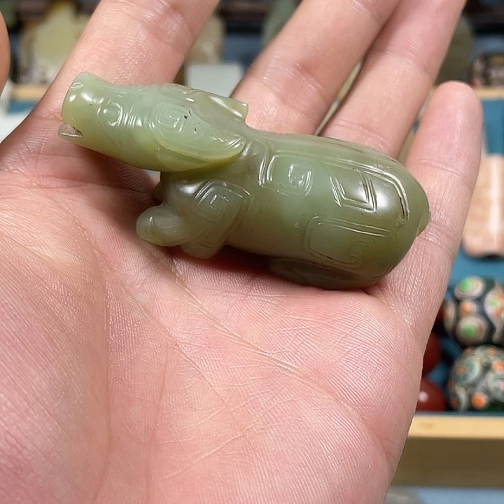 枫***鱼和田玉（糖玉）未镶嵌颈饰