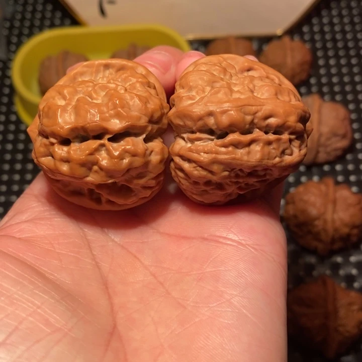 文玩核桃把件一线天开背大八腿蛙王