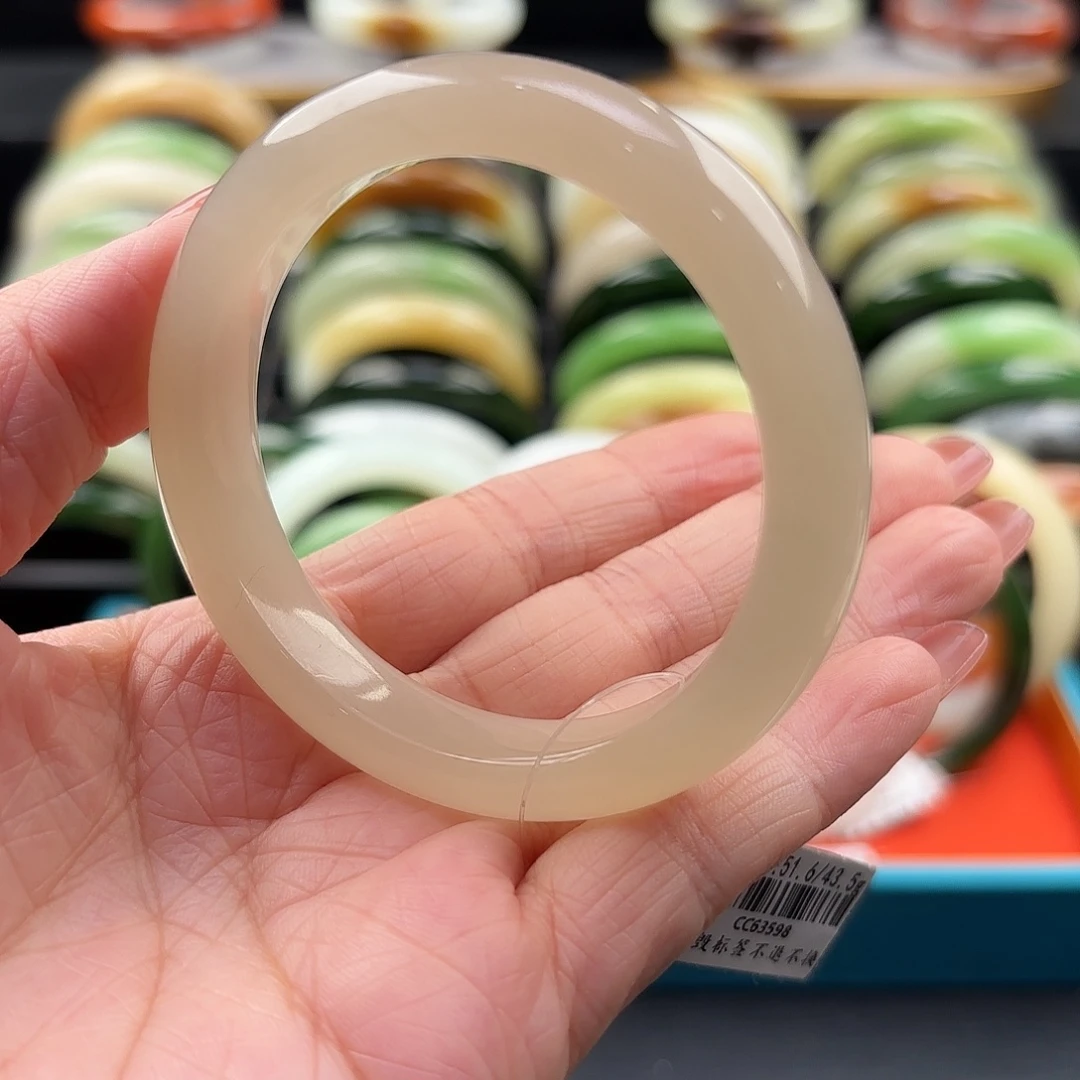 和田玉未镶嵌手镯冰藕粉 有水线的包容51.6