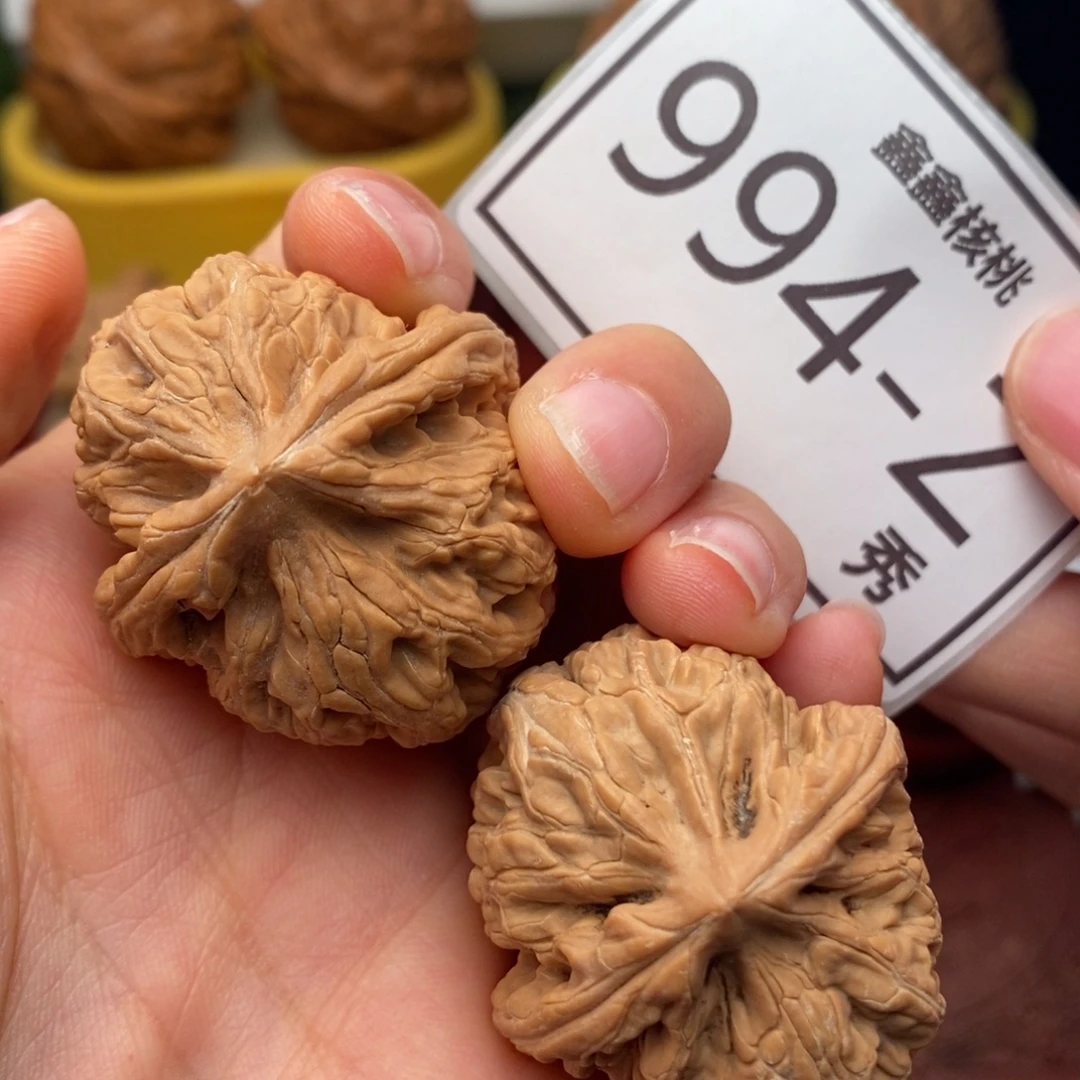 文玩核桃把件红锦鲤38……