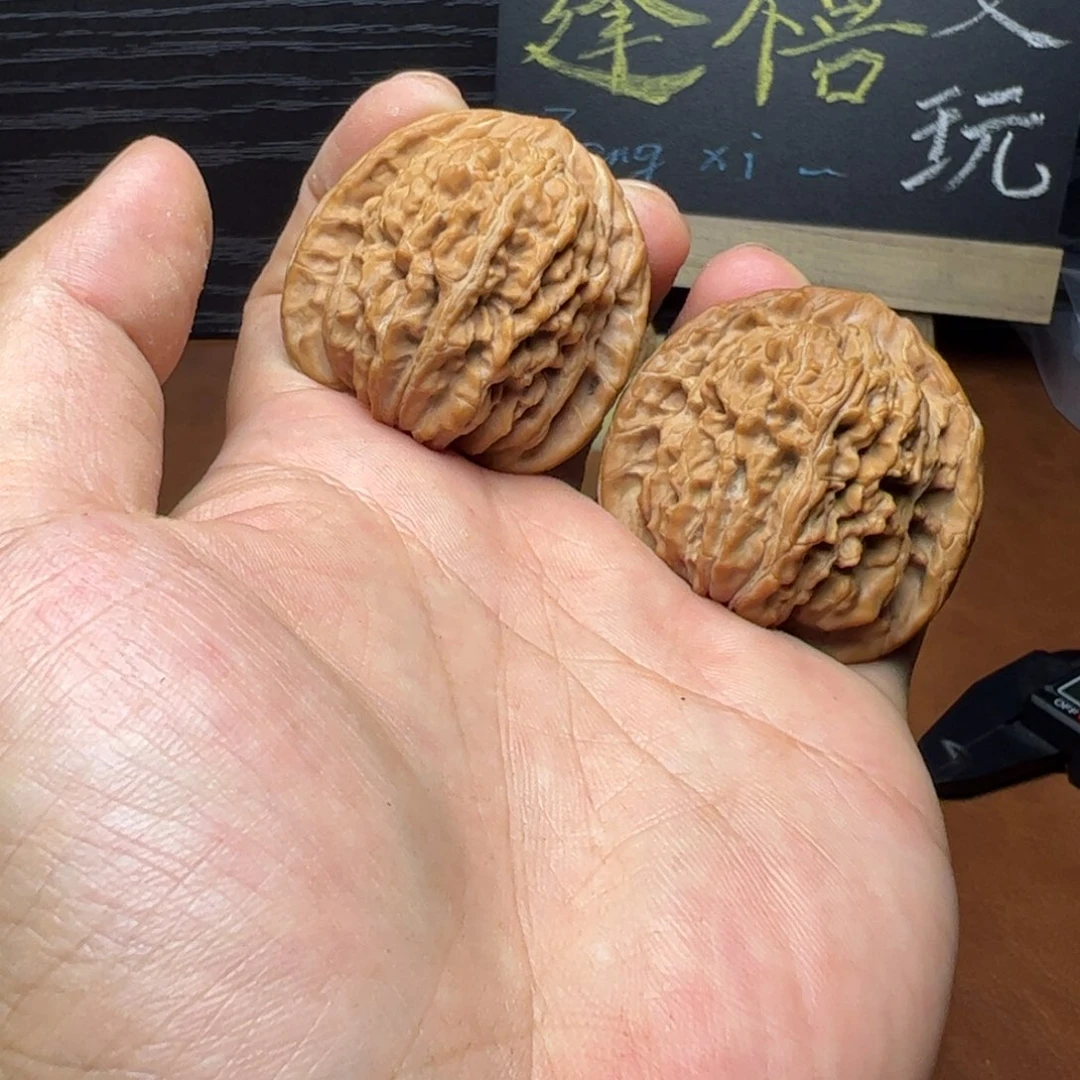 p***8文玩核桃把件43全品四座楼