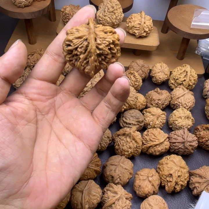 佛***g桃核吊坠楼子大脚底有瑕疵