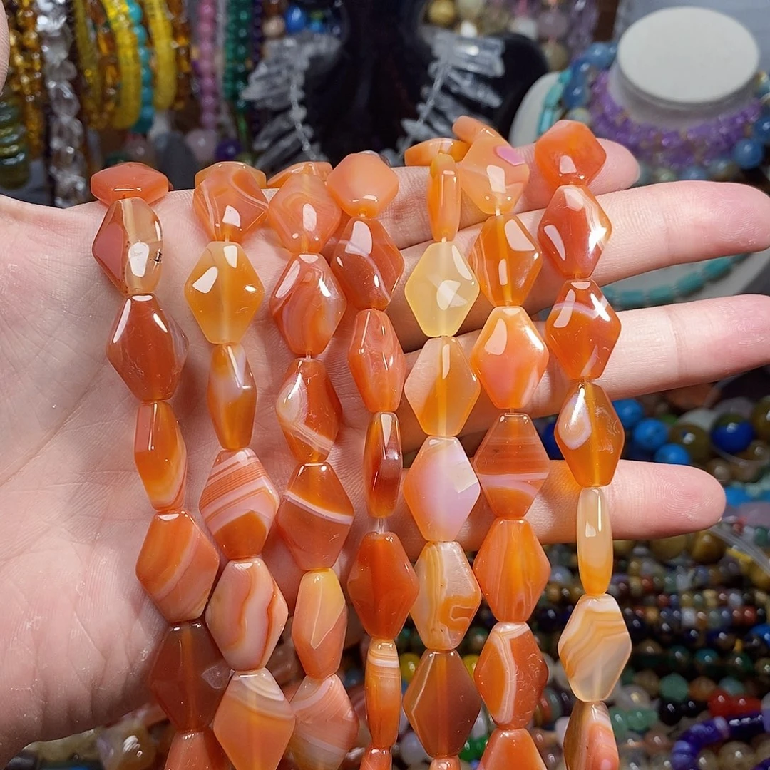石英质玉未镶嵌，缠丝玛瑙菱形格15mm，