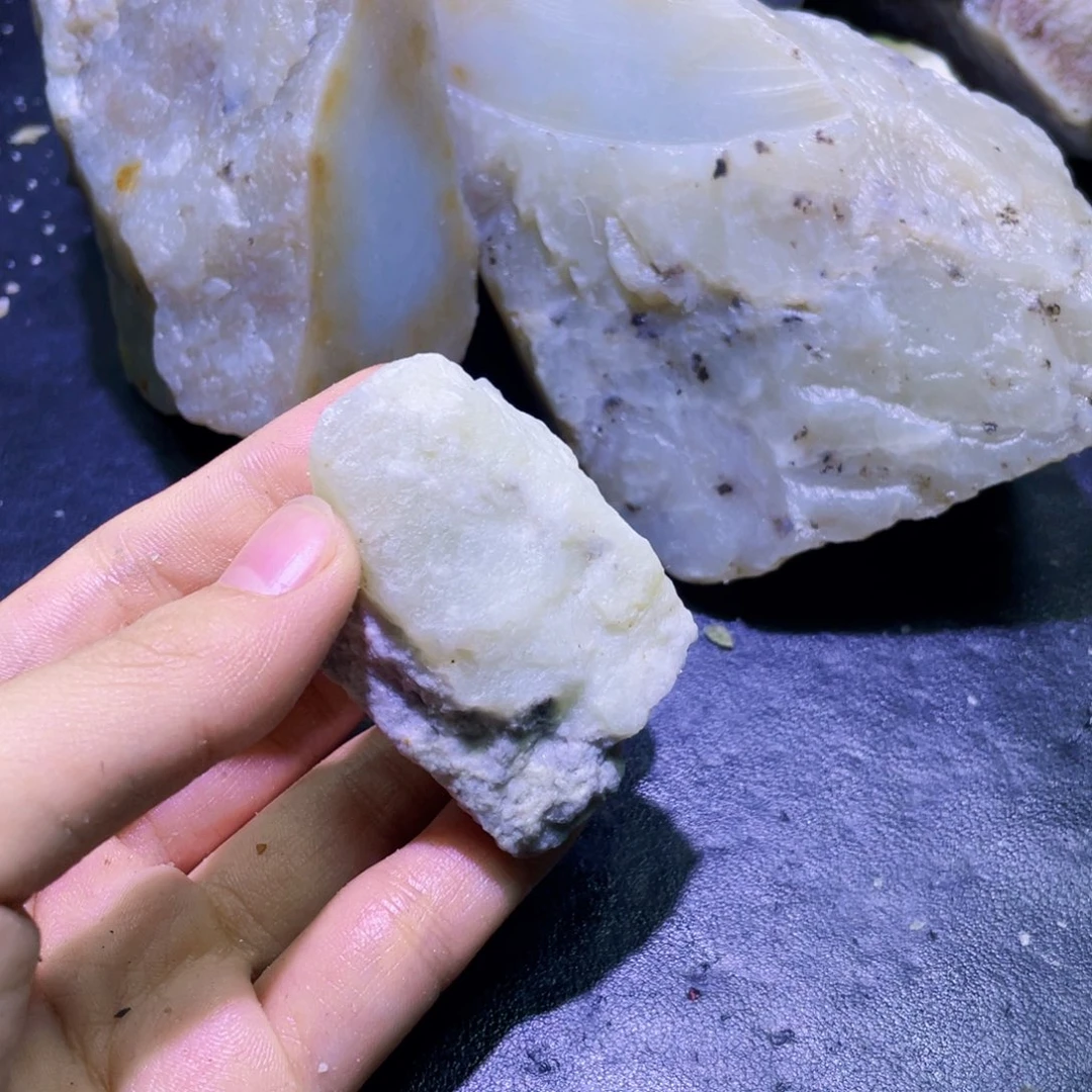 和田玉未镶嵌珠宝半成品