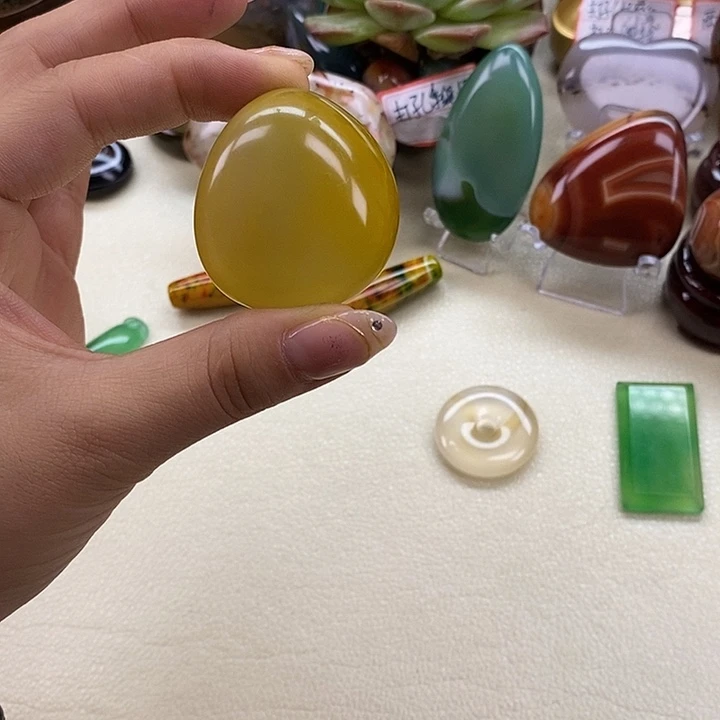 未镶嵌玛瑙/玉髓珠宝奇石