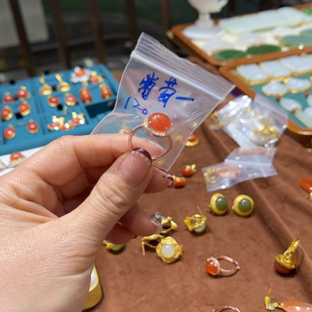 和田玉耳饰未镶嵌?***葡