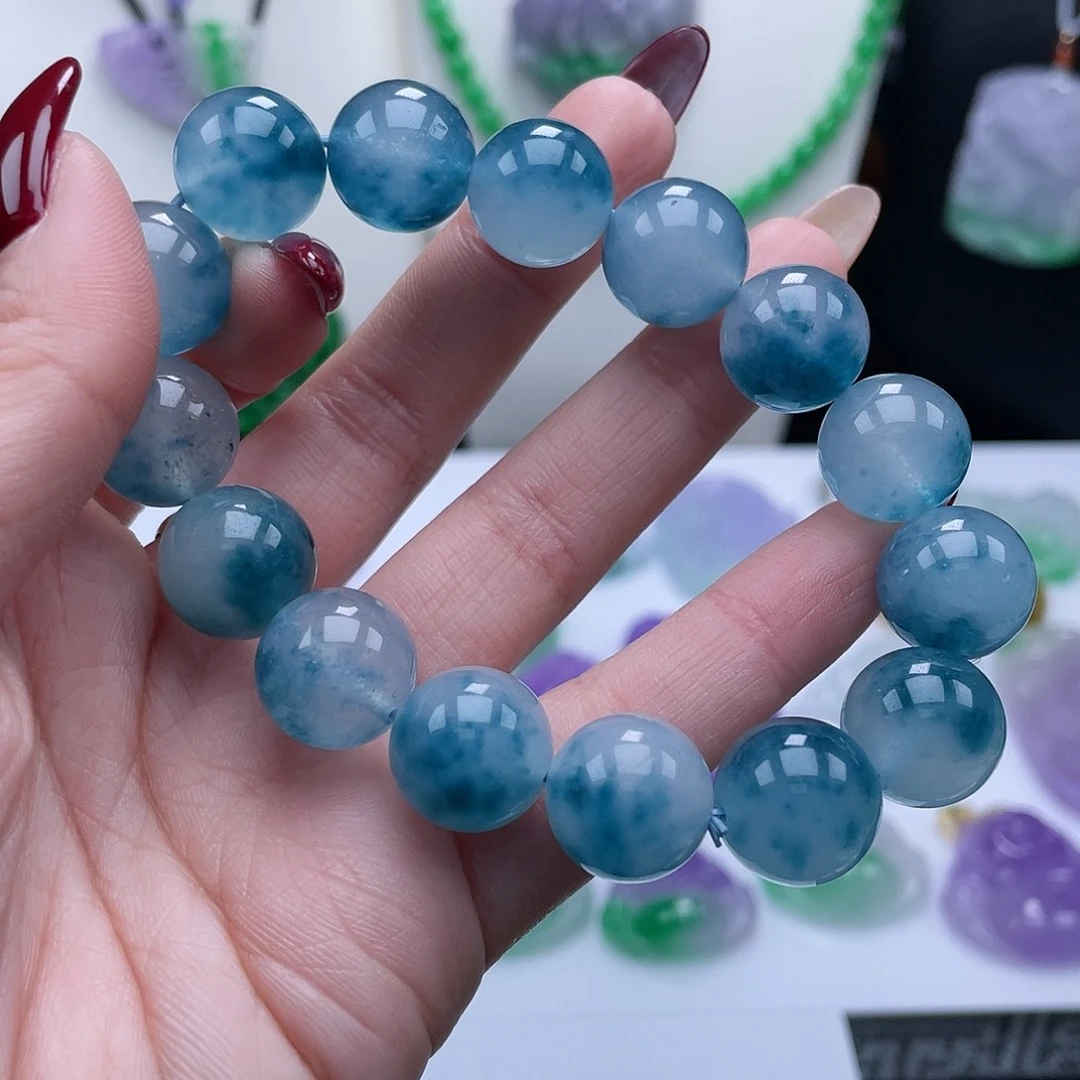 翡翠吊坠(赠链)未镶嵌