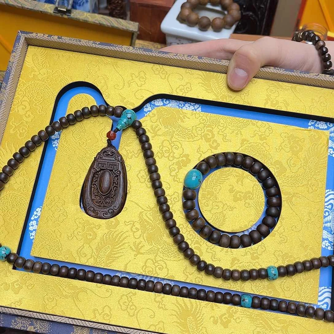 大叶紫檀（黑酸枝木类）