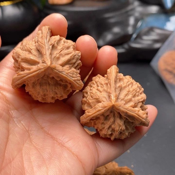 把件文玩核桃三棱38尺