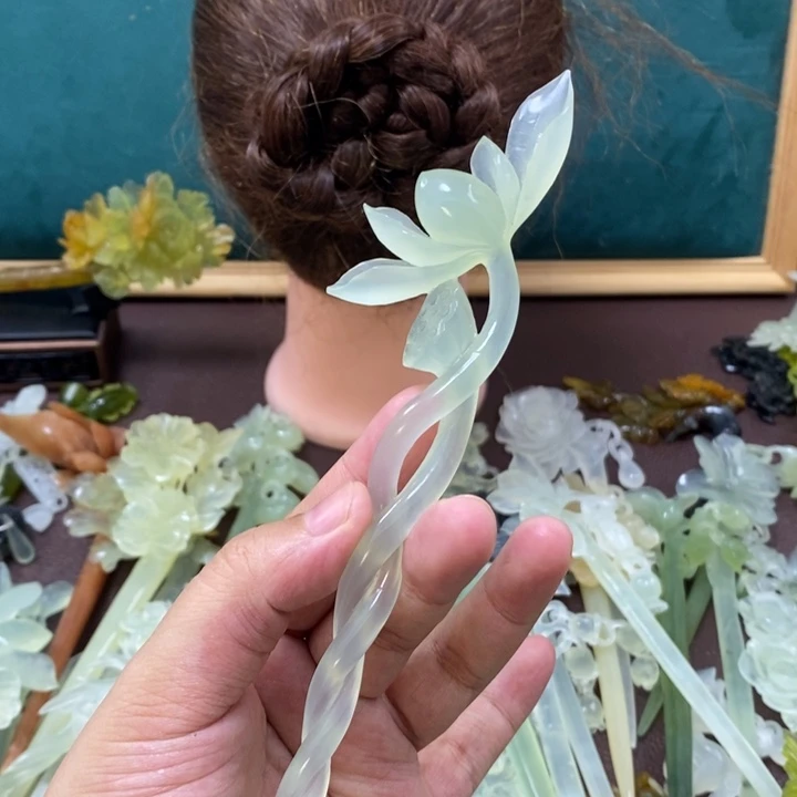 蛇纹石玉发饰未镶嵌小**卷