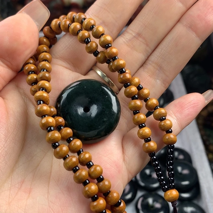 透闪石质玉未镶嵌珠宝奇石