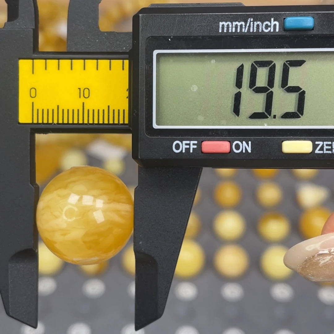 琥珀未镶嵌裸石135