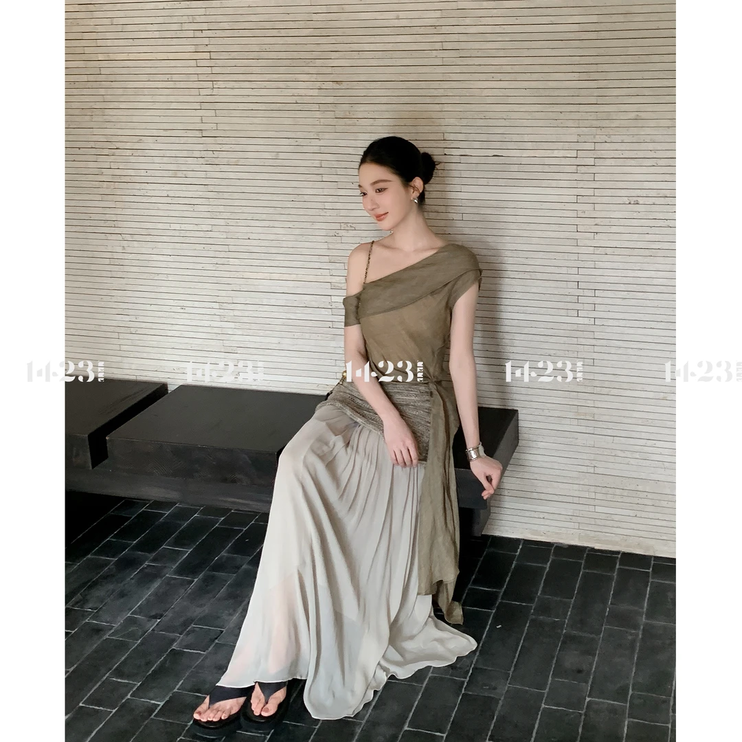 1423【柔风余晖】小众度假风斜肩飘带苎麻上衣&针织拼接轻纱半裙