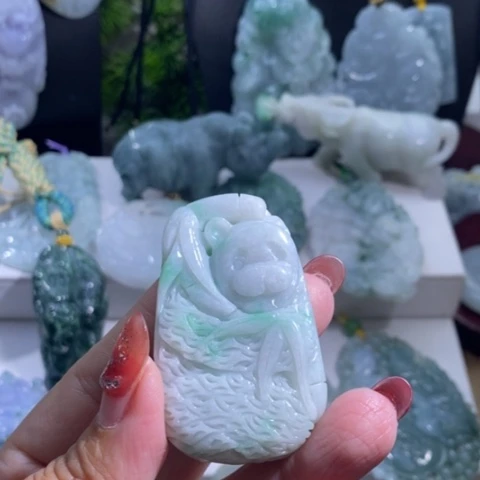 【闪购商品】颈饰未镶嵌翡翠熊猫