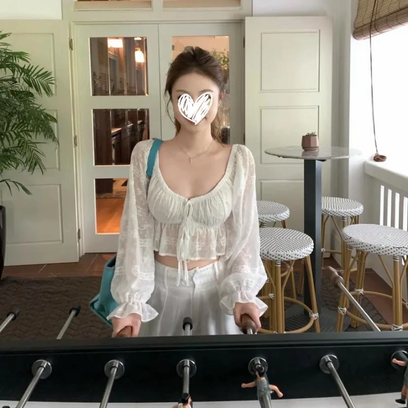 INS风法式显瘦泡泡袖甜美白色高腰短款休闲百搭设计感U领绑带上衣