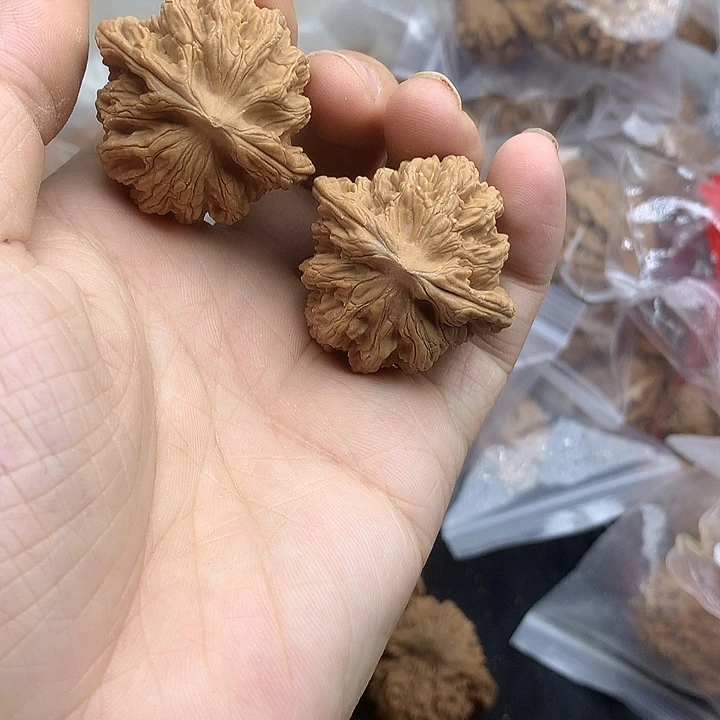 文玩核桃吊坠39 麦虎