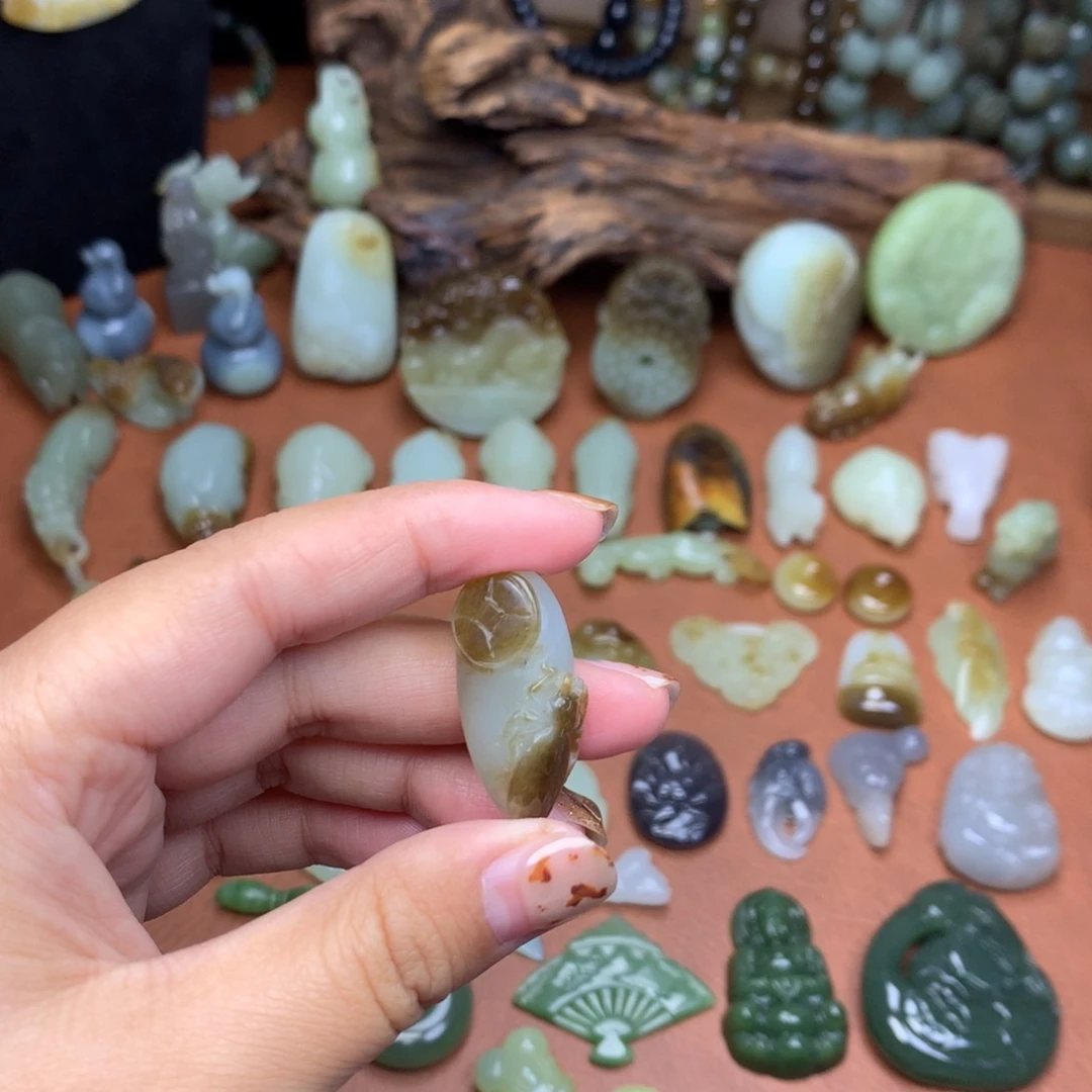 和田玉未镶嵌挂件