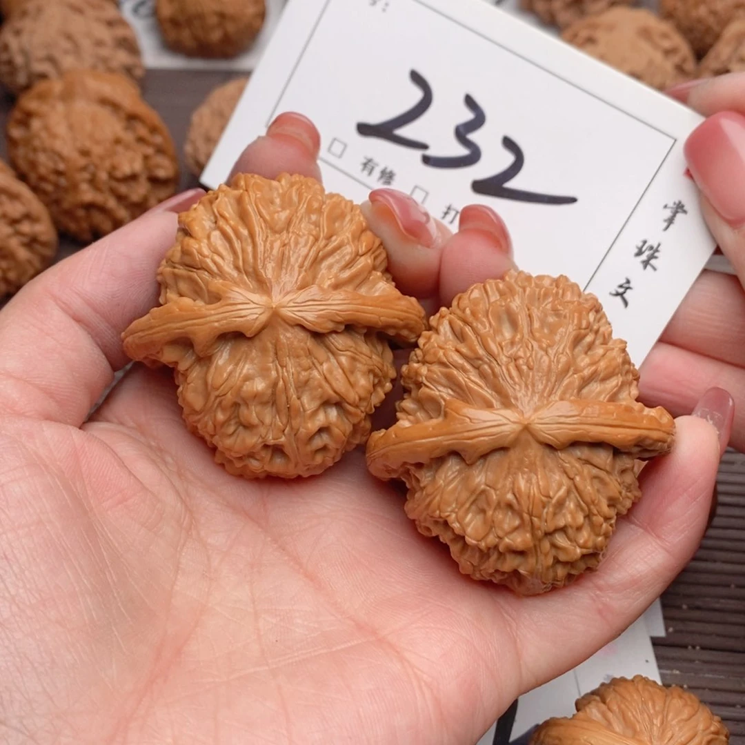 文玩核桃吊坠47白狮子232