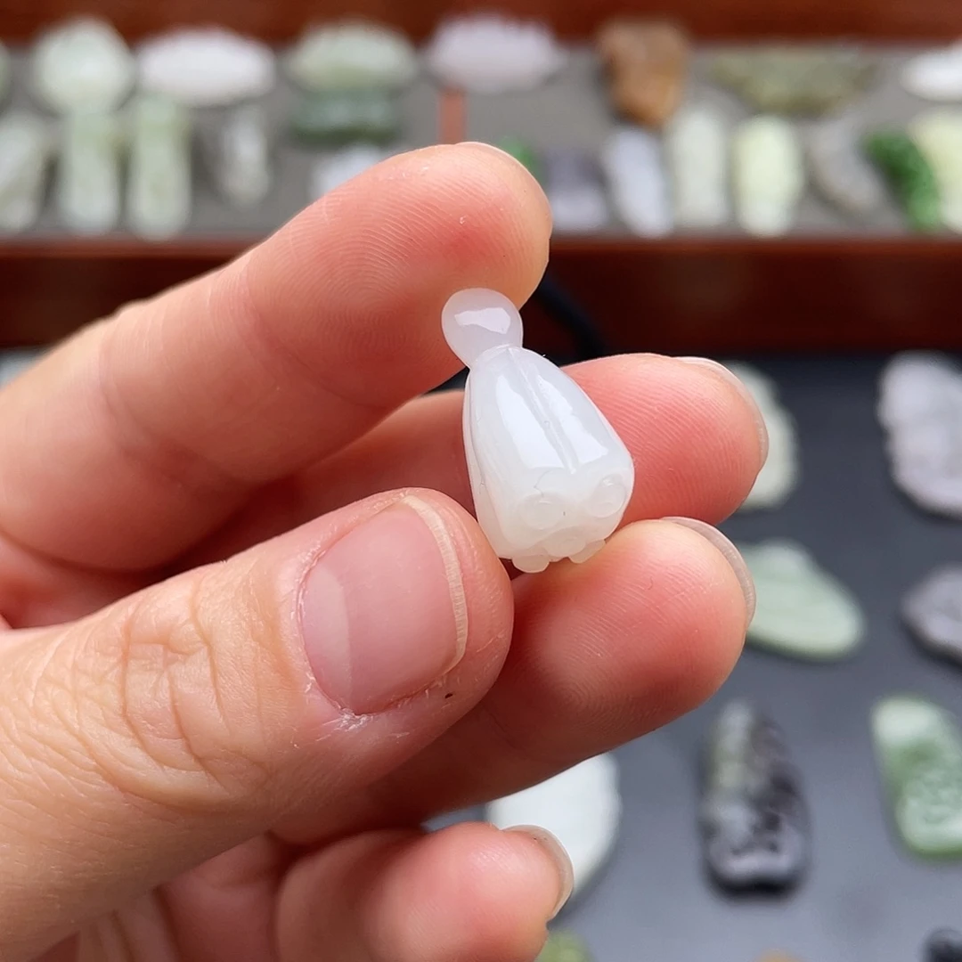 和田玉未镶嵌颈饰白莲蓬配饰