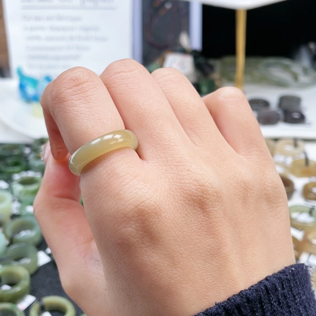 和田玉未镶嵌戒指P97蜂蜜水渐变细条16.4不退换