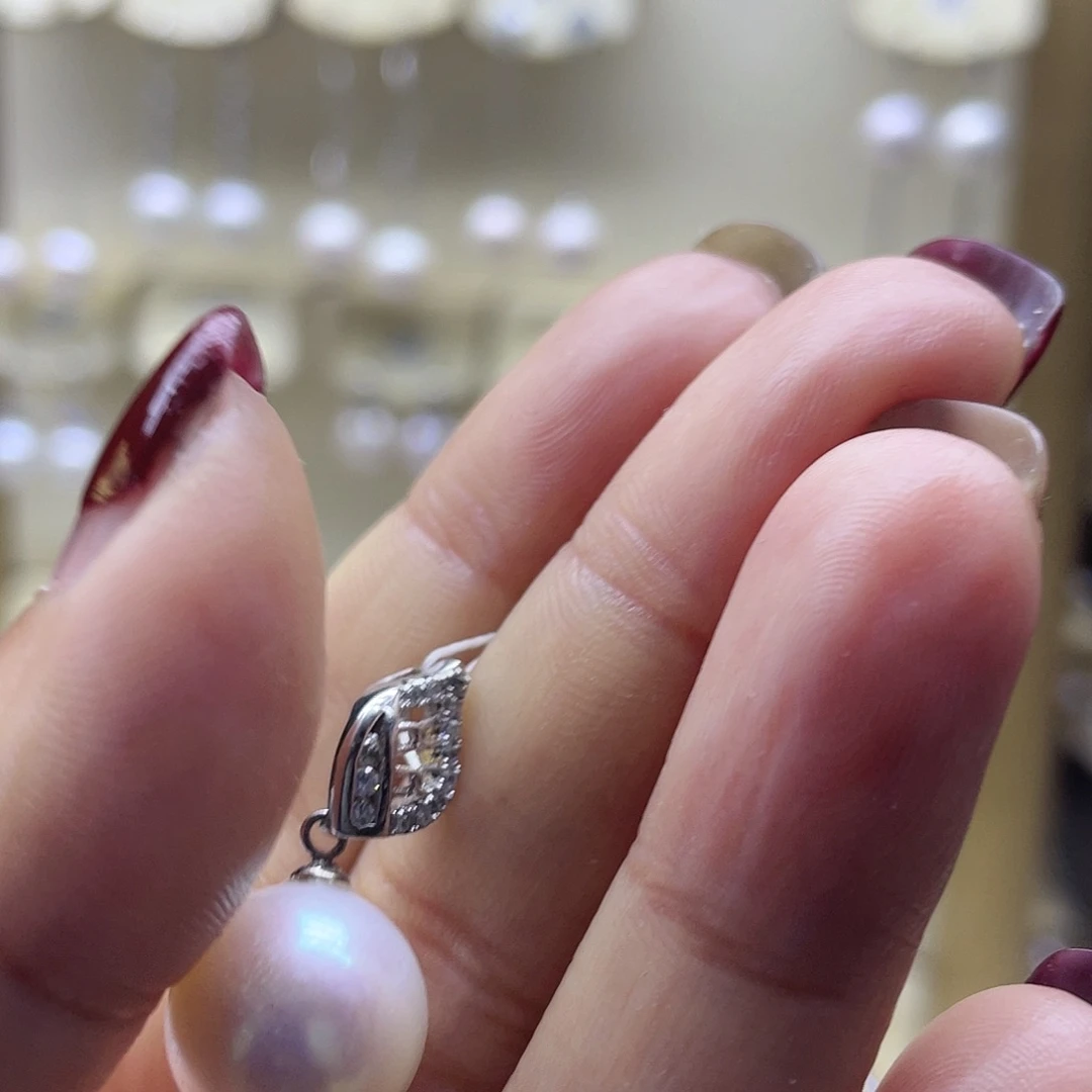 颈饰银S925镶嵌淡水珍珠