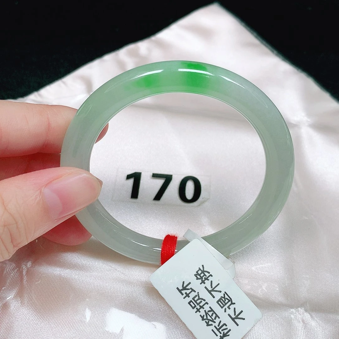 翡翠未镶嵌手镯（圆镯）