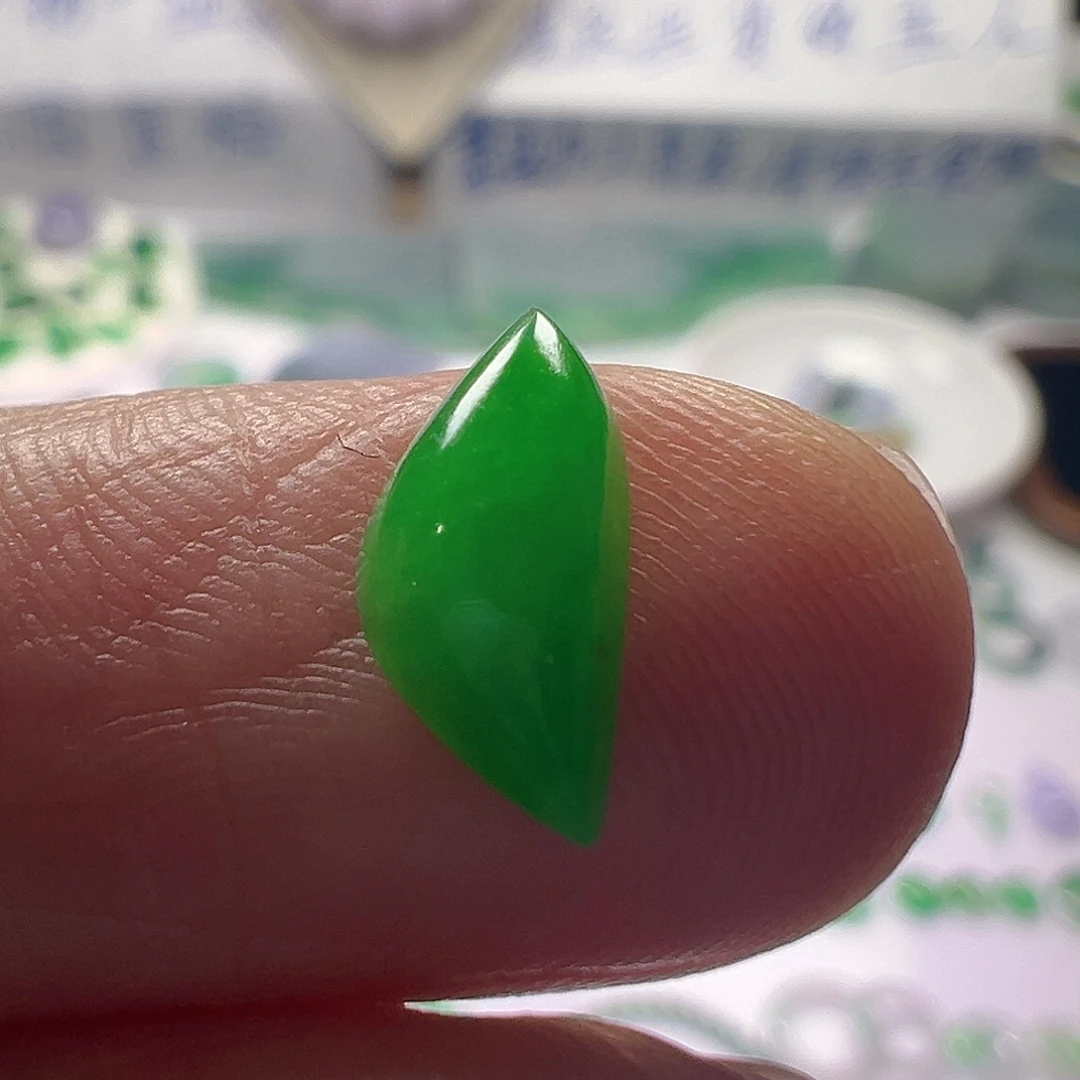 定制翡翠未镶嵌翡翠随形蛋面