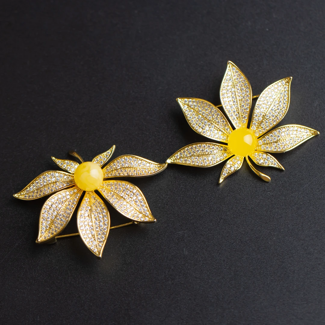 蜜蜡枫叶花胸针（多样性发货 发其一)