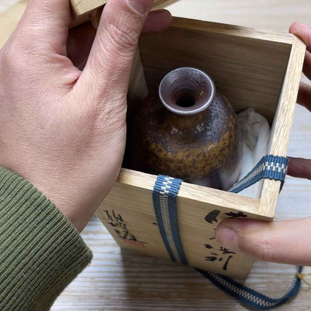 瓷片小**?密密麻麻地排列着一个大