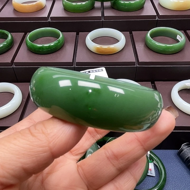 和田玉未镶嵌手镯5758