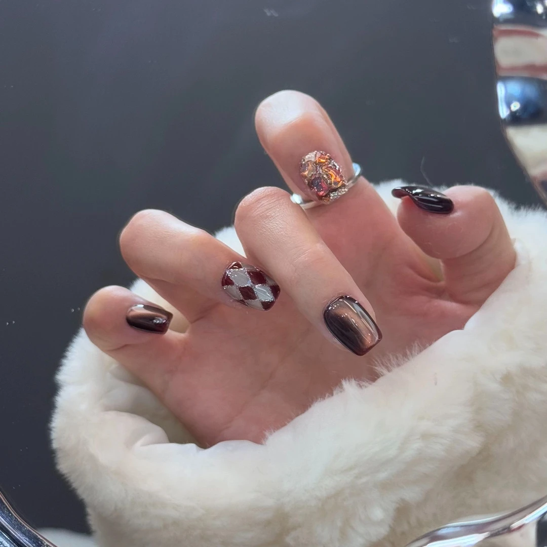 现货发【熔岩】猫眼美甲安哥拉红穿戴甲玻璃珠棱格纹短甲10片反复戴