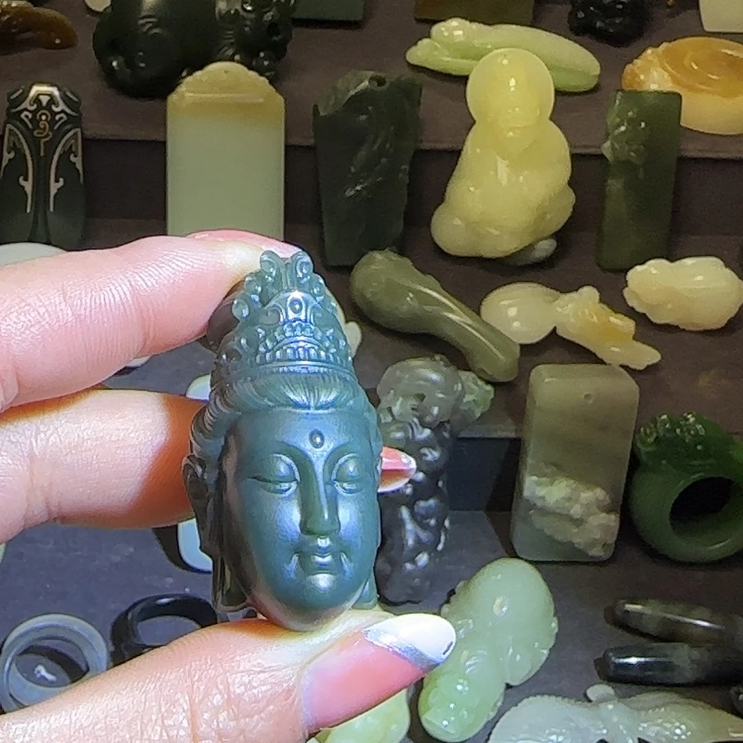 和田玉颈饰未镶嵌煤*