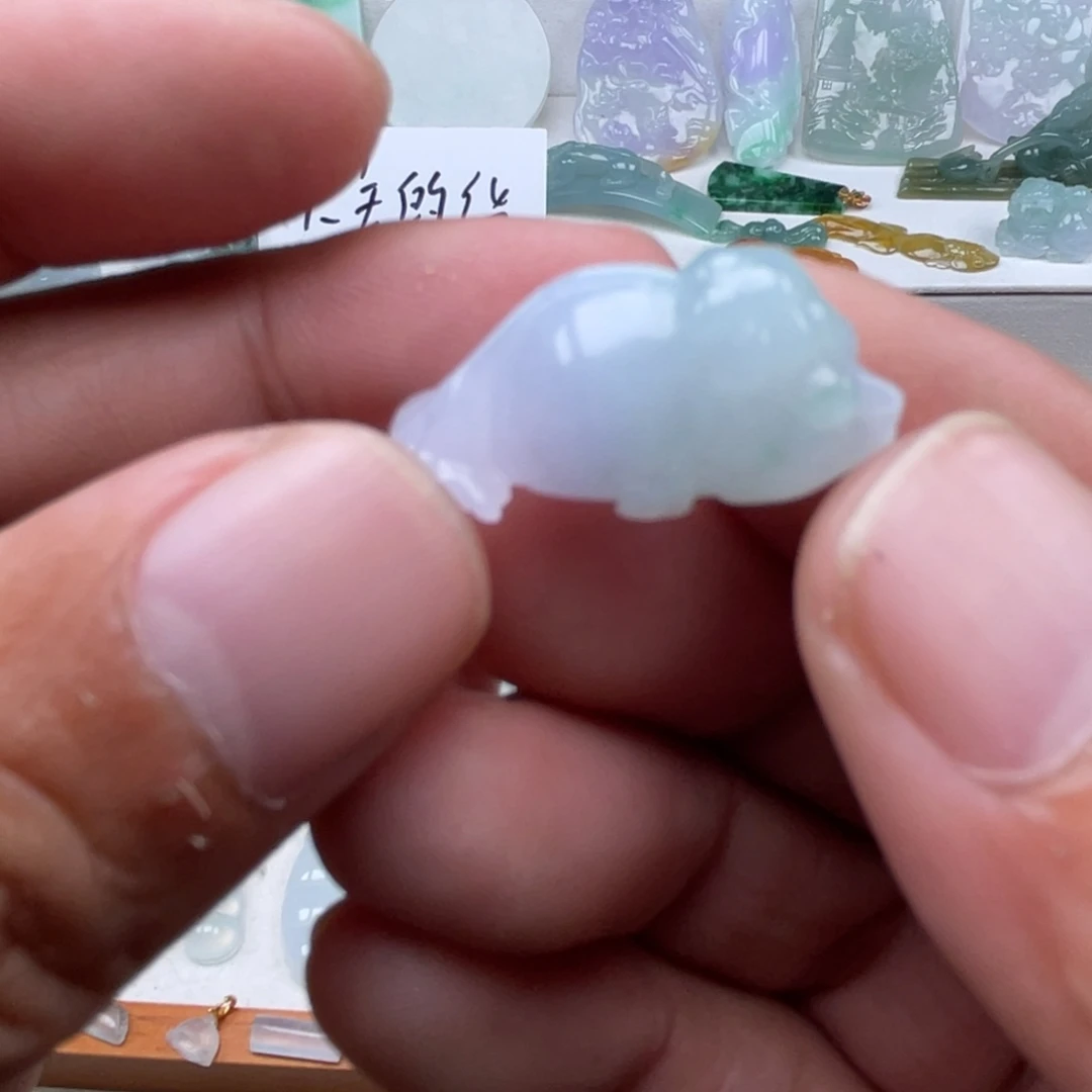 翡翠未镶嵌颈饰翡翠鱼