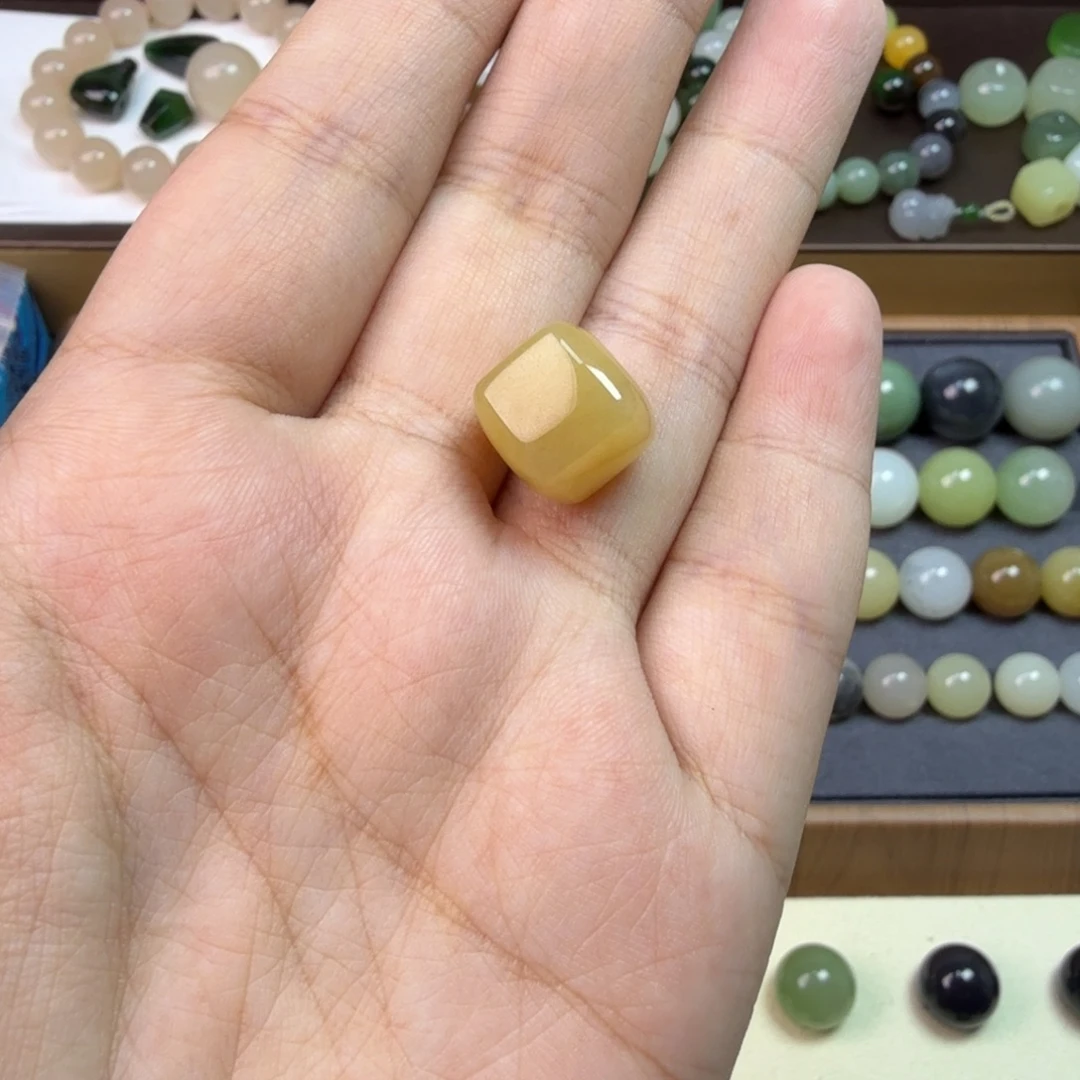 和田玉未镶嵌珠宝半成品新疆且末卡12蜜糖色方糖