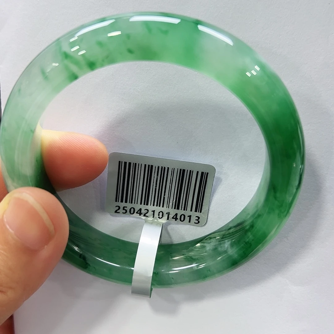 ****筝石英质玉手镯未镶嵌