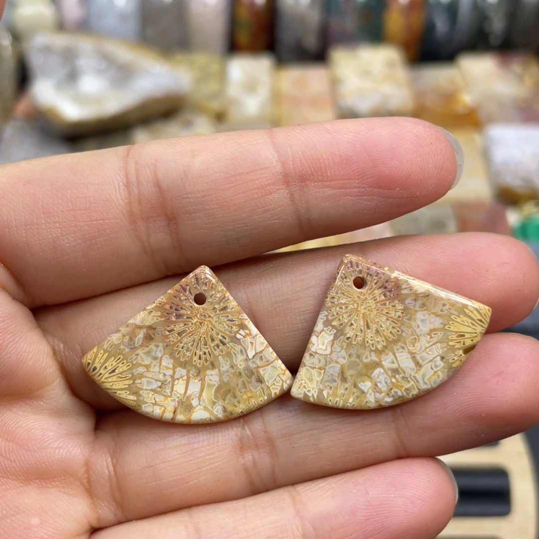 硅化玉未镶嵌颈饰k48