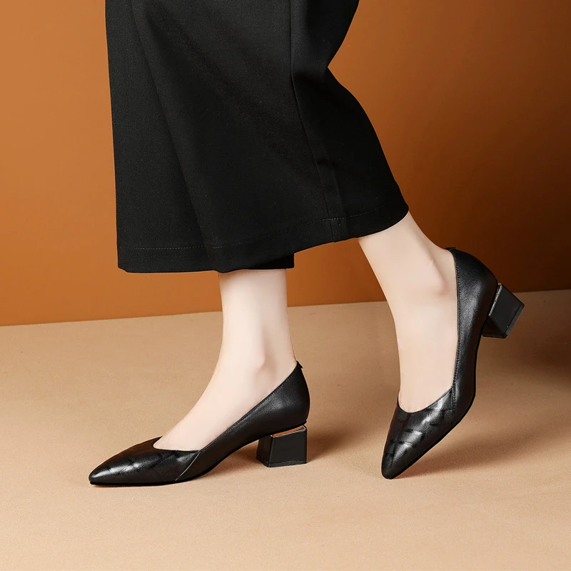 973-11尖头女鞋新款真皮鞋子浅口中跟单鞋女粗跟品牌