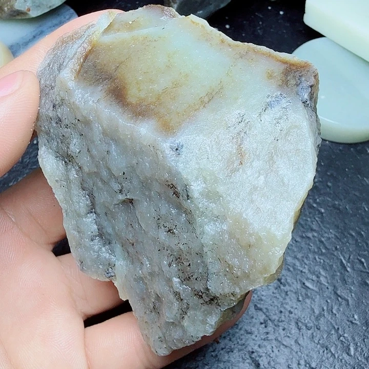 未镶嵌和田玉（糖玉）珠宝奇石