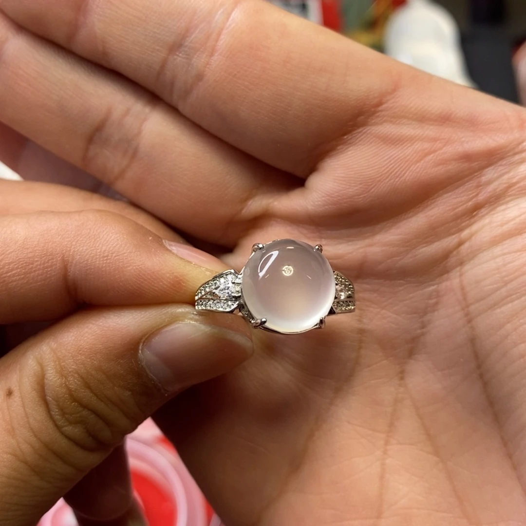 石英质玉合金吊坠