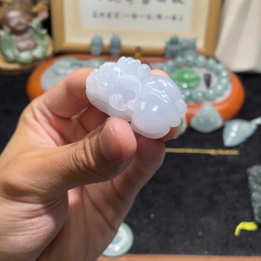 翡翠未镶嵌颈饰吊坠